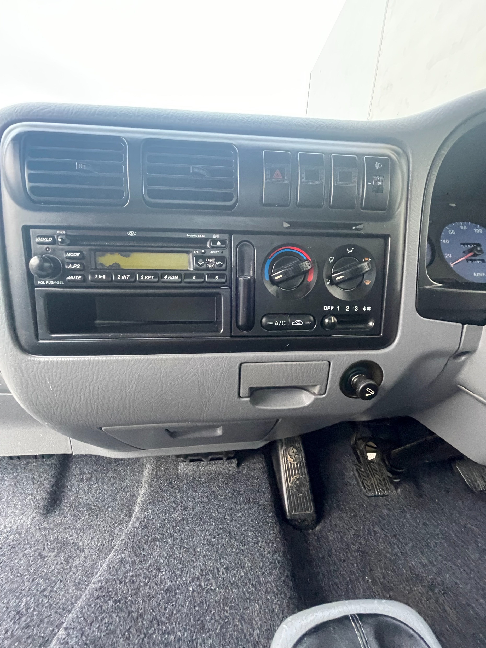 2004 KIA K2700 II PANTECH