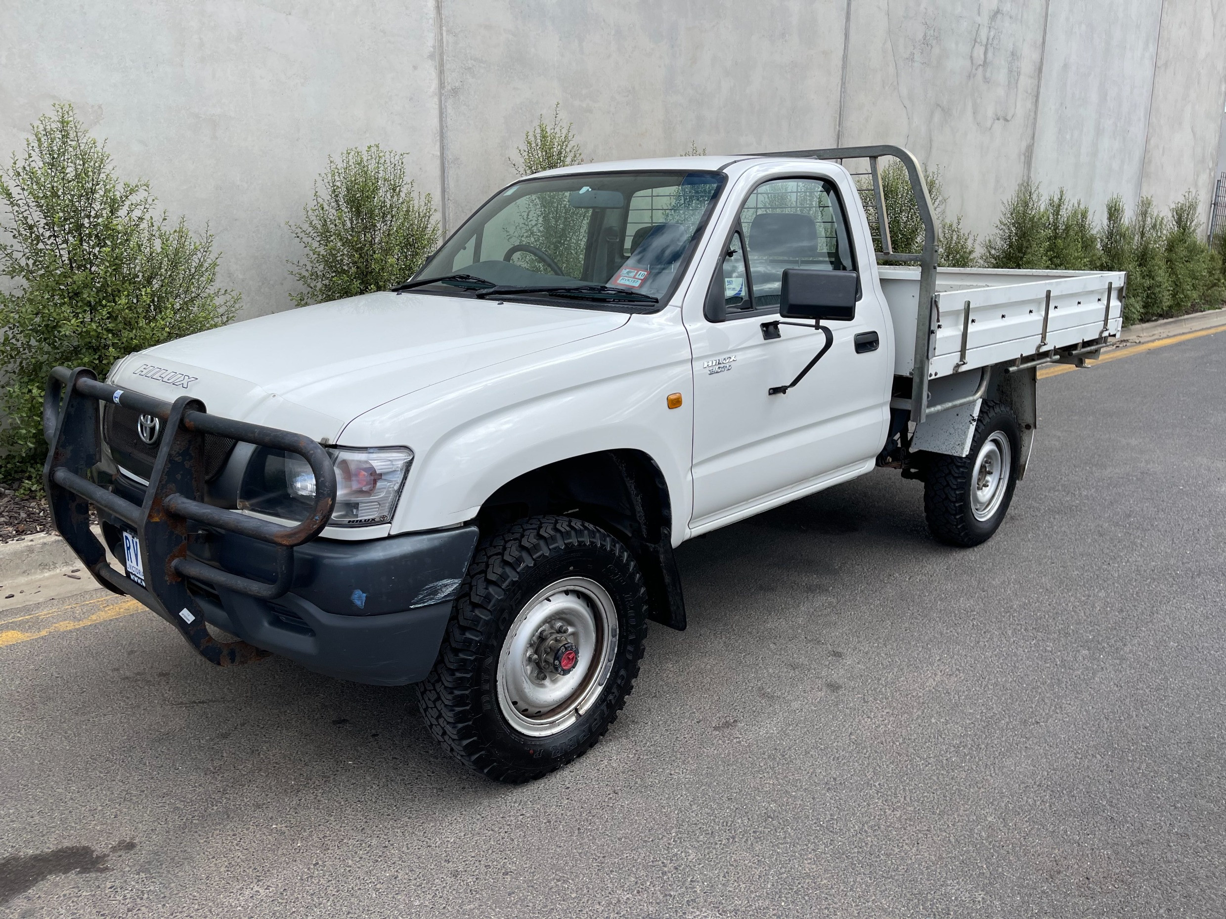 2002 TOYOTA HILUX MANUAL UTILITY