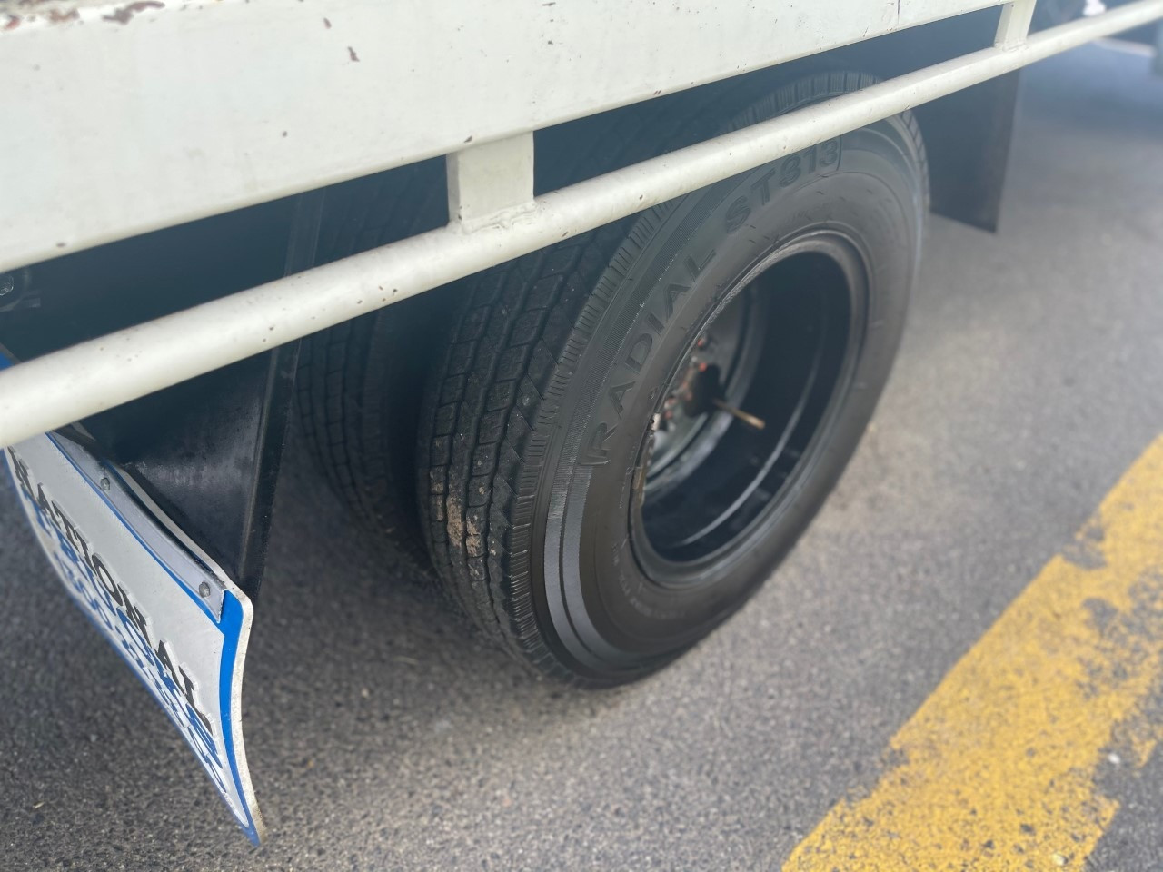 1996 TOYOTA DYNA 300 TRAY TRUCK