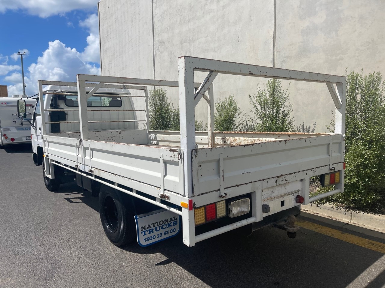 1996 TOYOTA DYNA 300 TRAY TRUCK