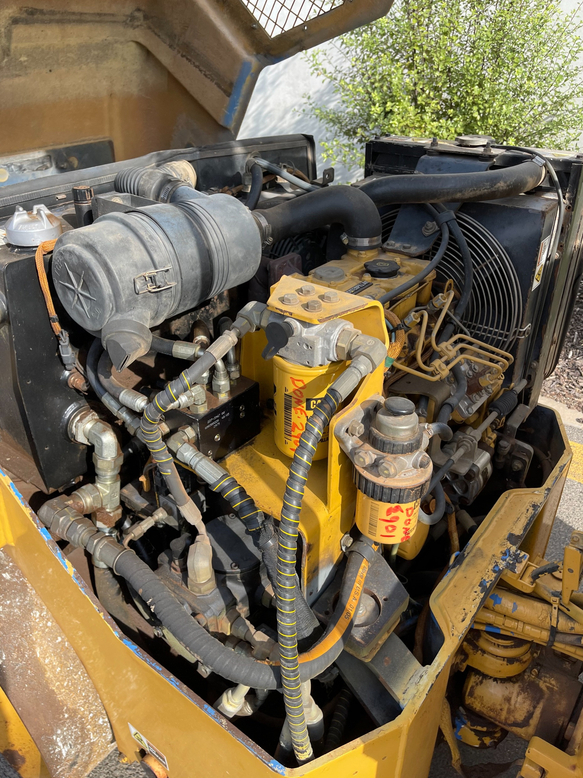 CATERPILLAR CB224E VIBRATING ROLLER