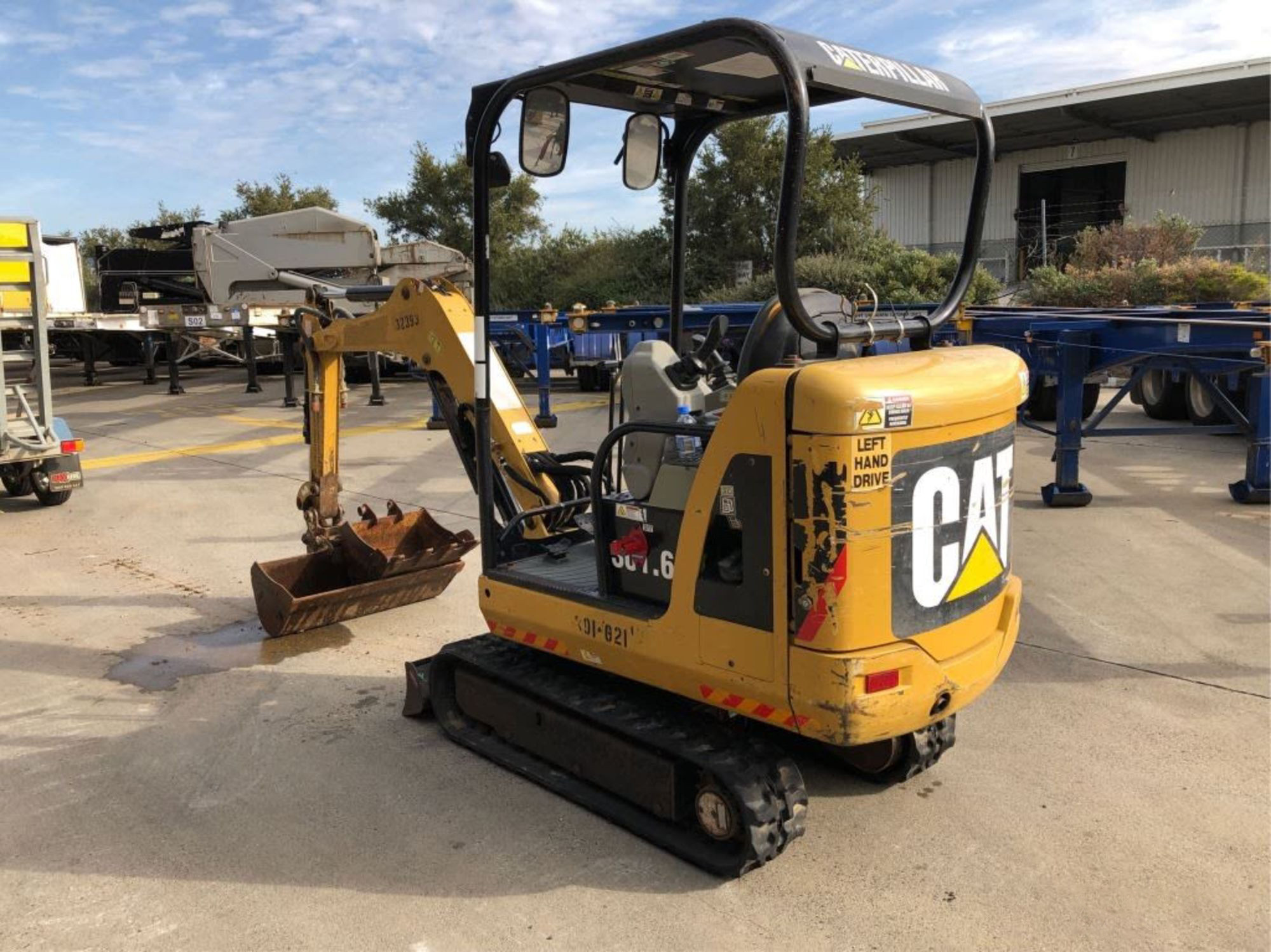 2010 CATERPILLAR 301.6 EXCAVATOR