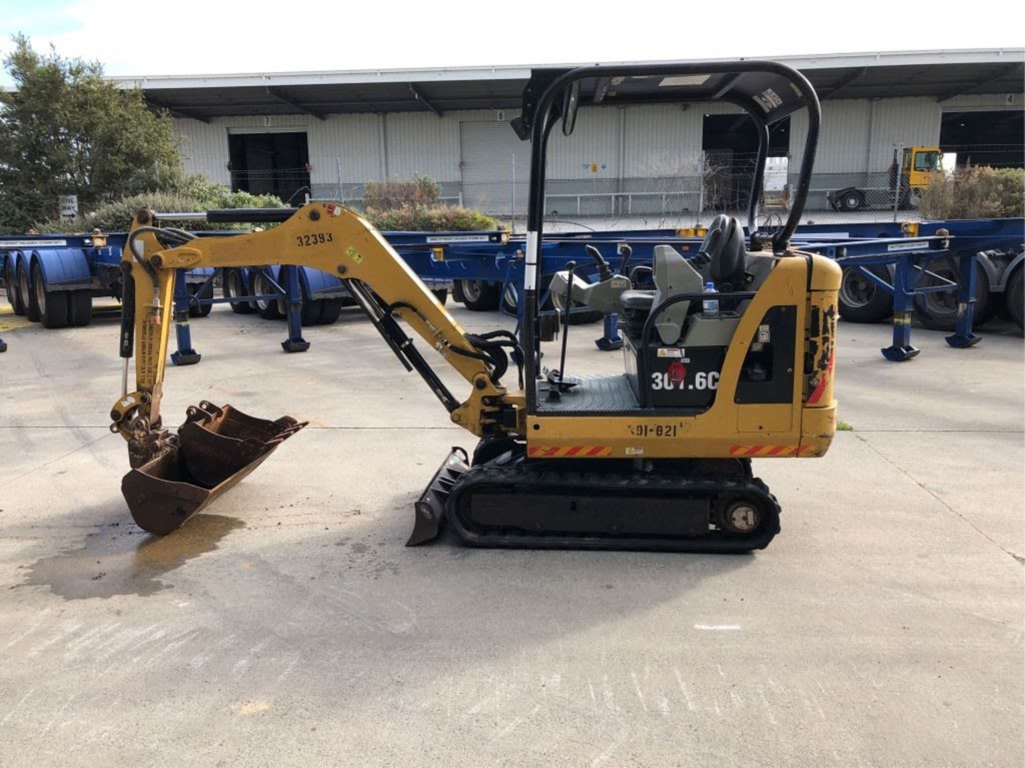 2010 CATERPILLAR 301.6 EXCAVATOR