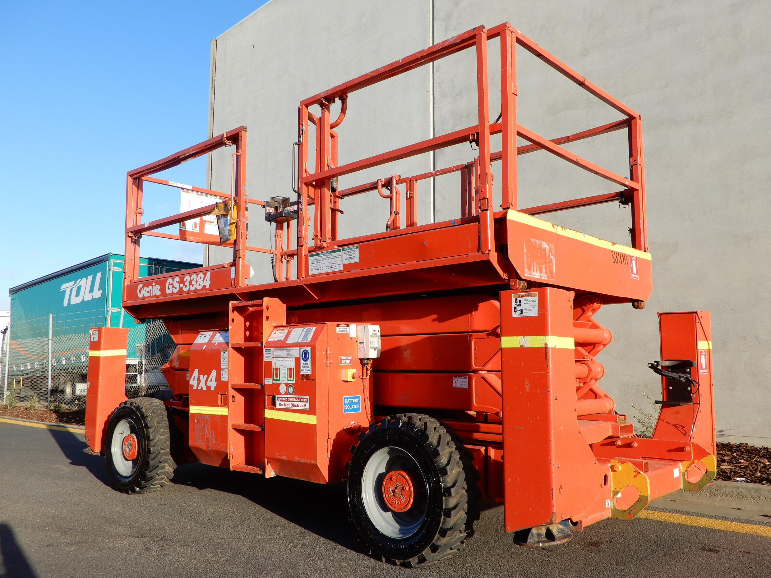 2005 GENIE GS-3384RT SCISSOR LIFT
