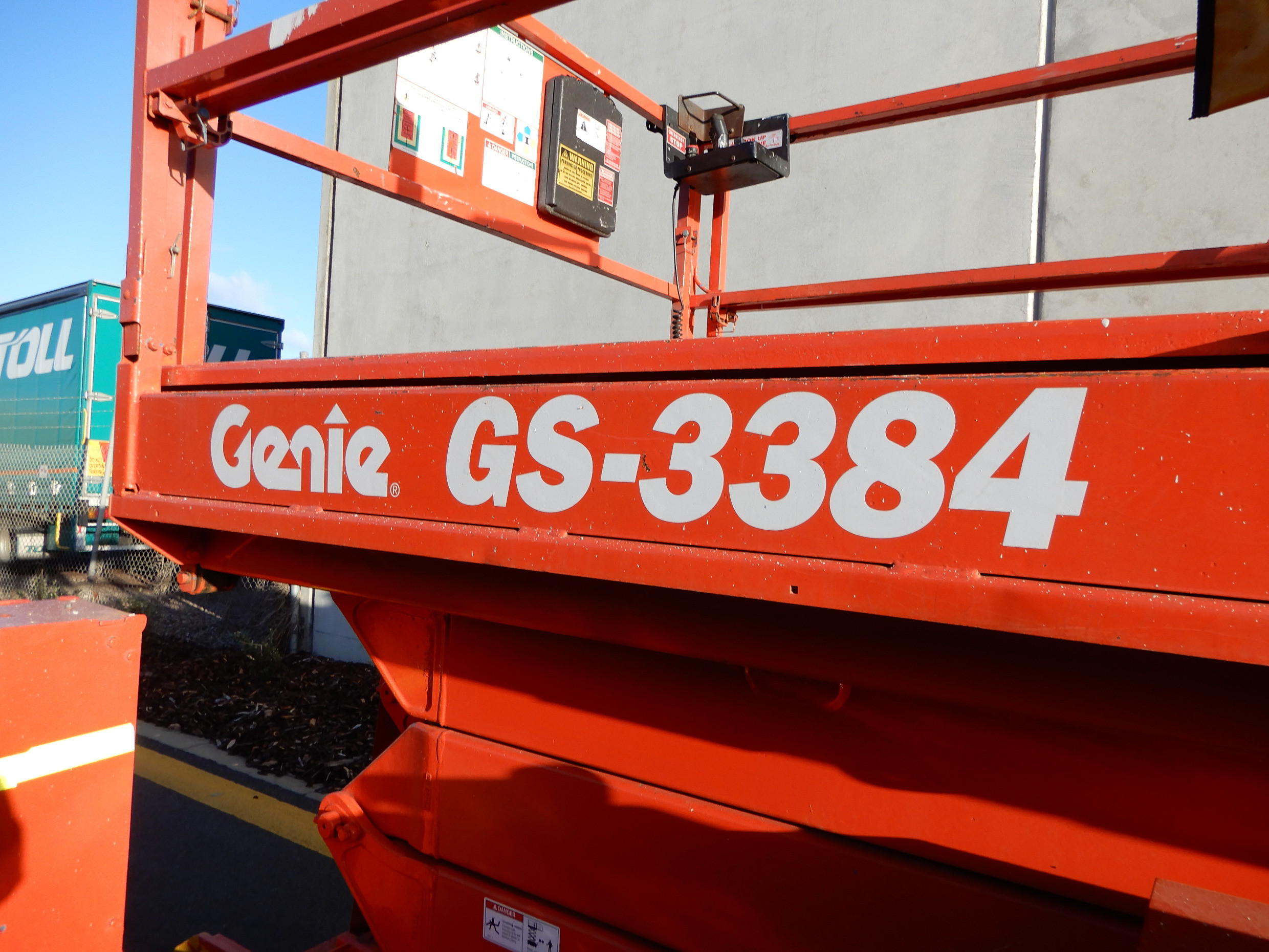 2005 GENIE GS-3384RT SCISSOR LIFT