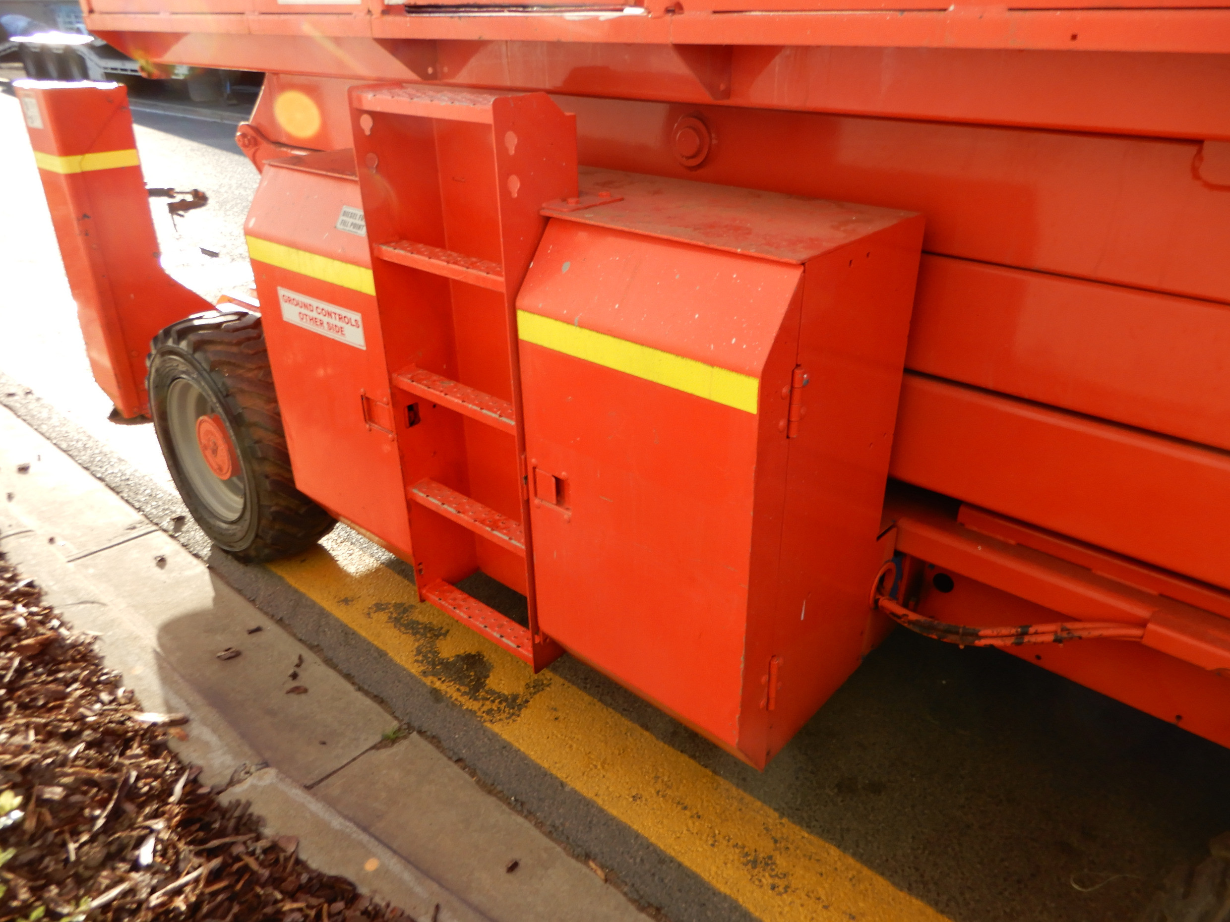 2005 GENIE GS-3384RT SCISSOR LIFT