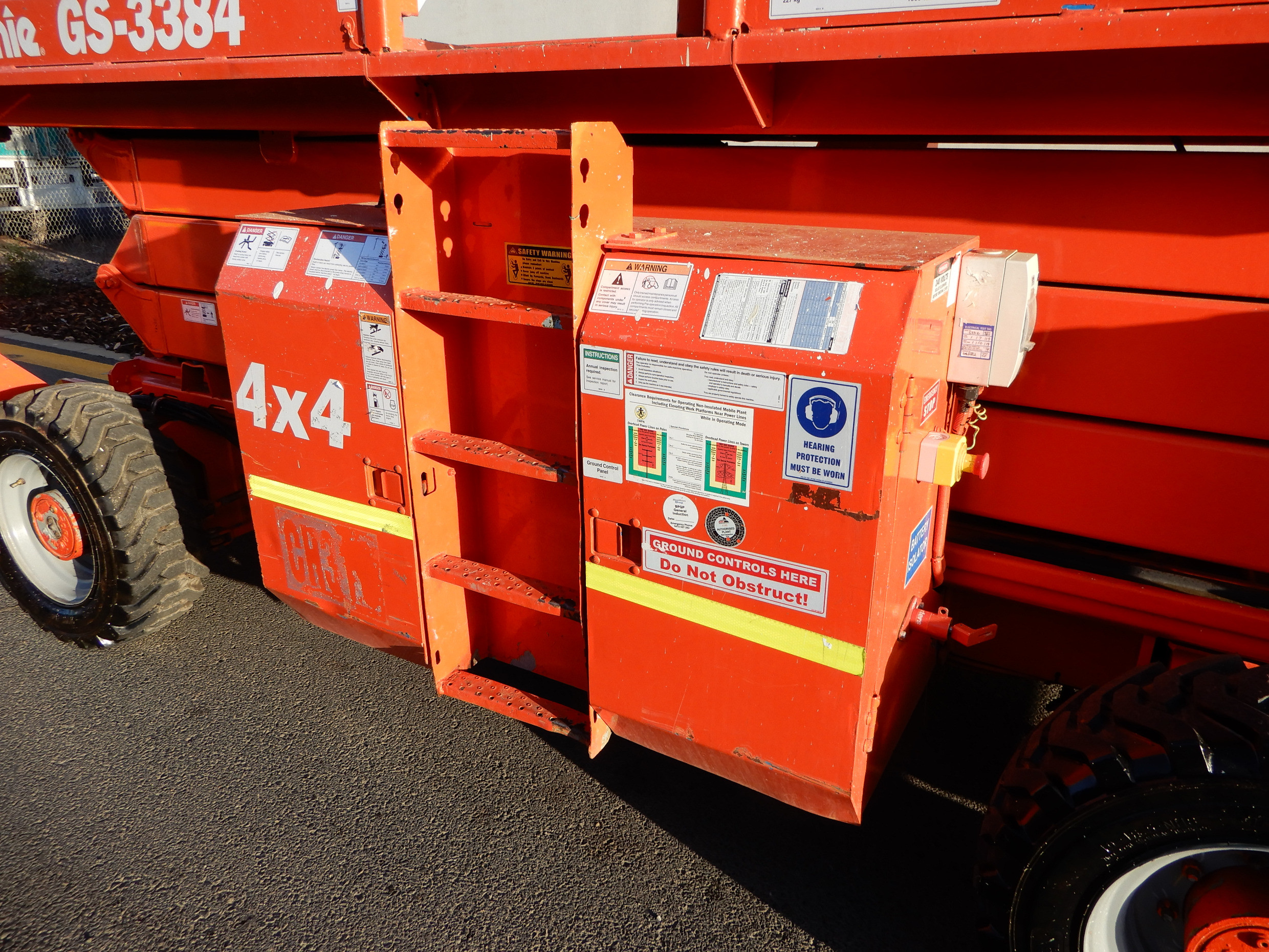 2005 GENIE GS-3384RT SCISSOR LIFT