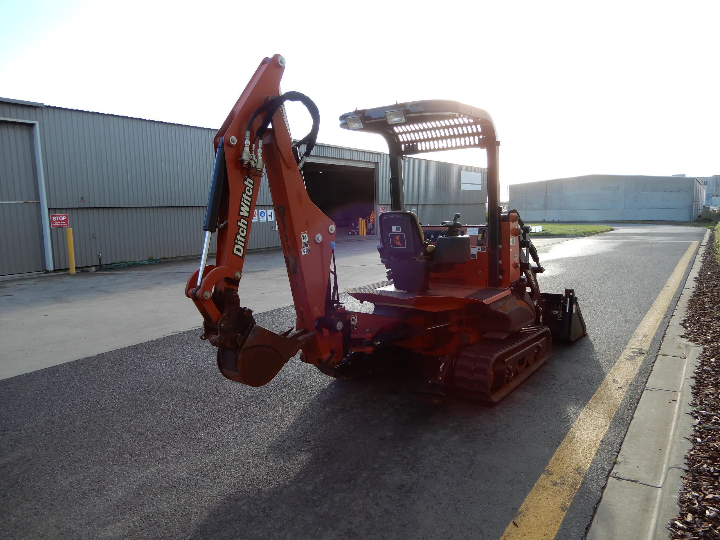 2008 DITCH WITCH XT1600 BACKHOE LOADER