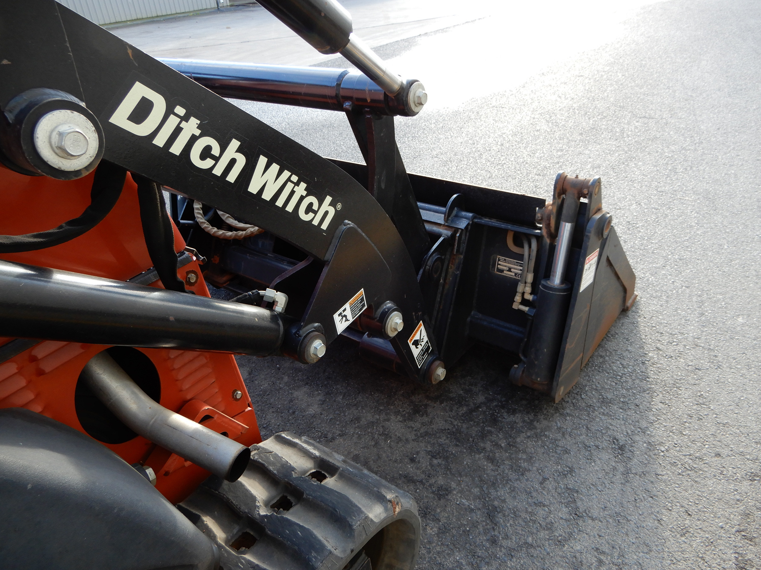 2008 DITCH WITCH XT1600 BACKHOE LOADER