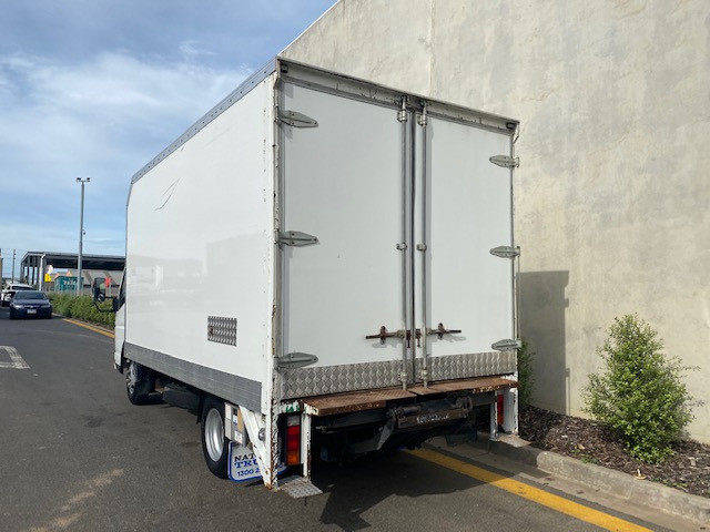 2006 FUSO CANTER TRUCK MANUAL TRAY