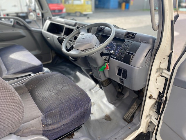 2006 FUSO CANTER TRUCK MANUAL TRAY