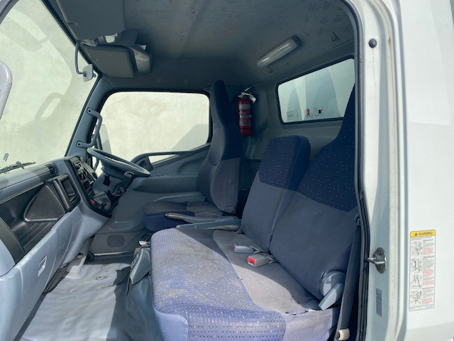 2006 FUSO CANTER TRUCK MANUAL TRAY