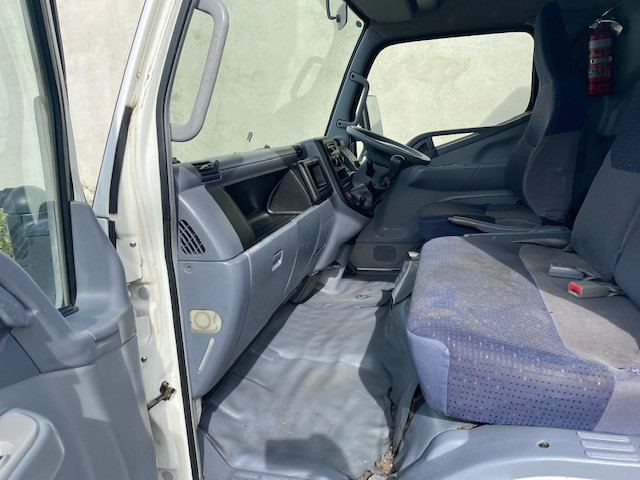 2006 FUSO CANTER TRUCK MANUAL TRAY