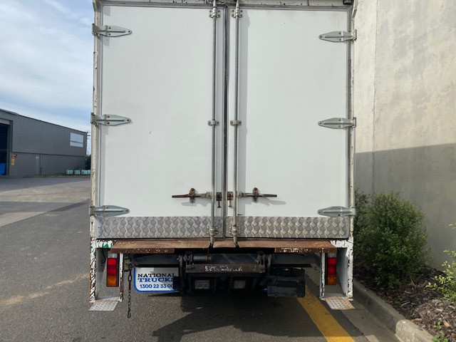 2006 FUSO CANTER TRUCK MANUAL TRAY