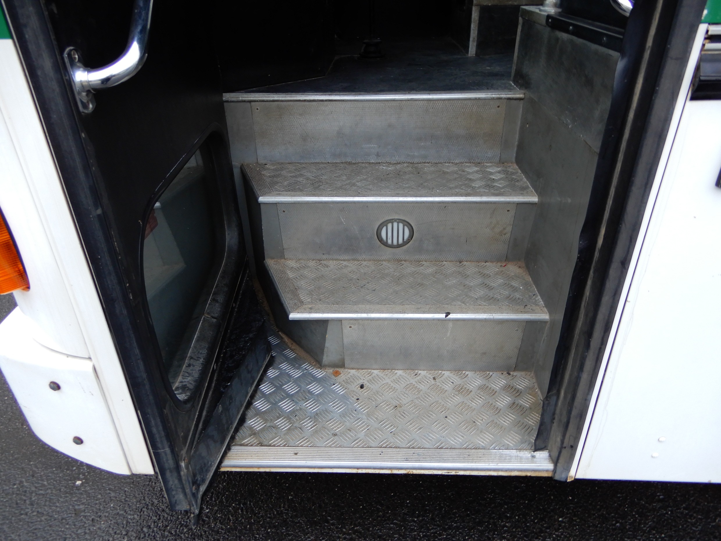 1990 HINO VOLGREN MANUAL BUS
