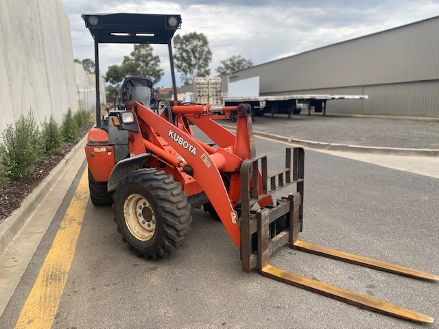 2007 KUBOTA R420 LOADER