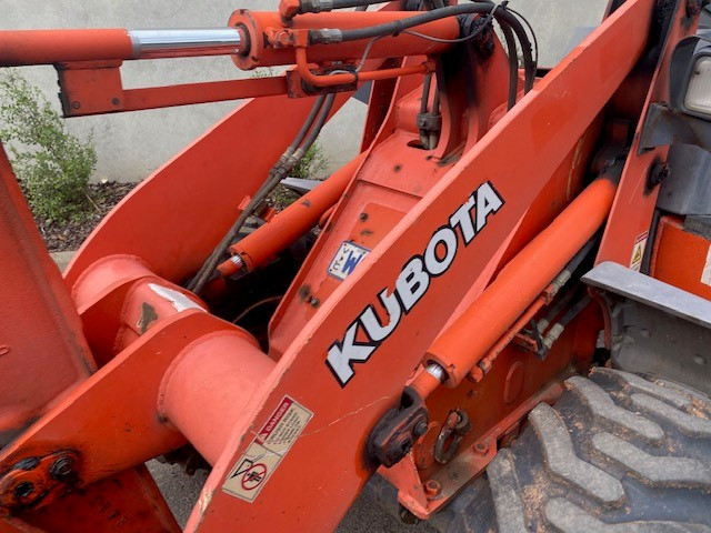 2007 KUBOTA R420 LOADER