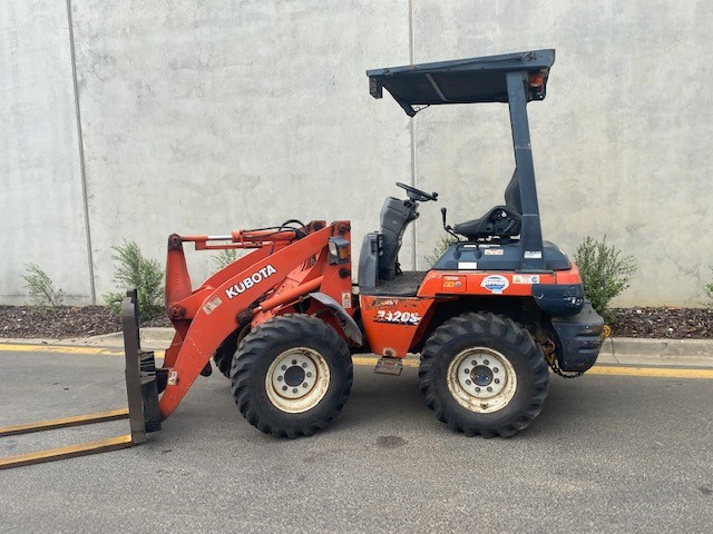 2007 KUBOTA R420 LOADER