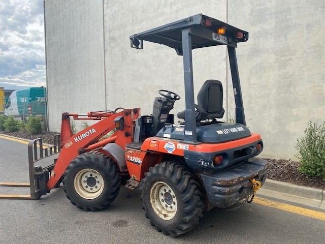 2007 KUBOTA R420 LOADER