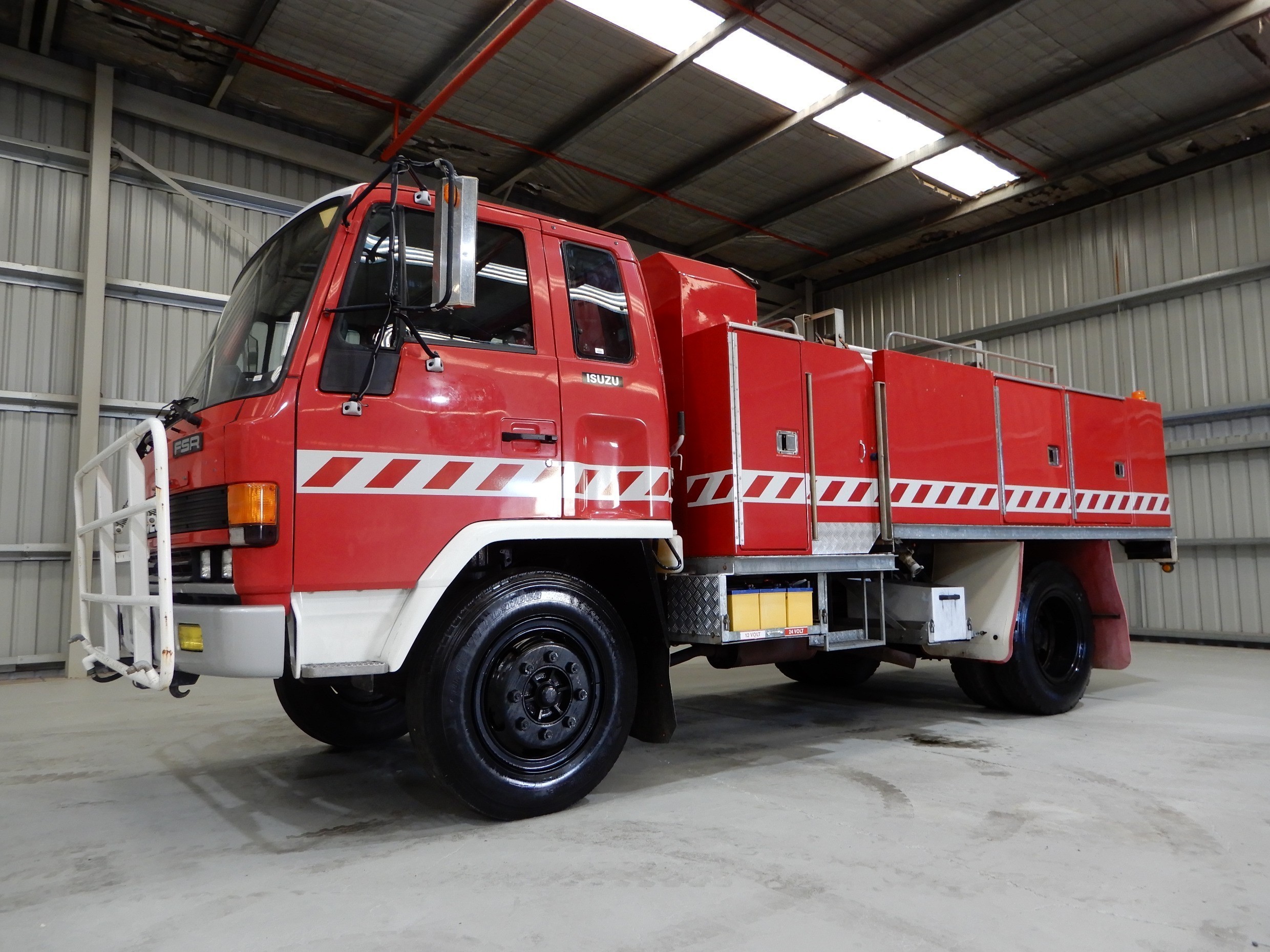 1989 ISUZU FSR MANUAL FIRE TRUCK