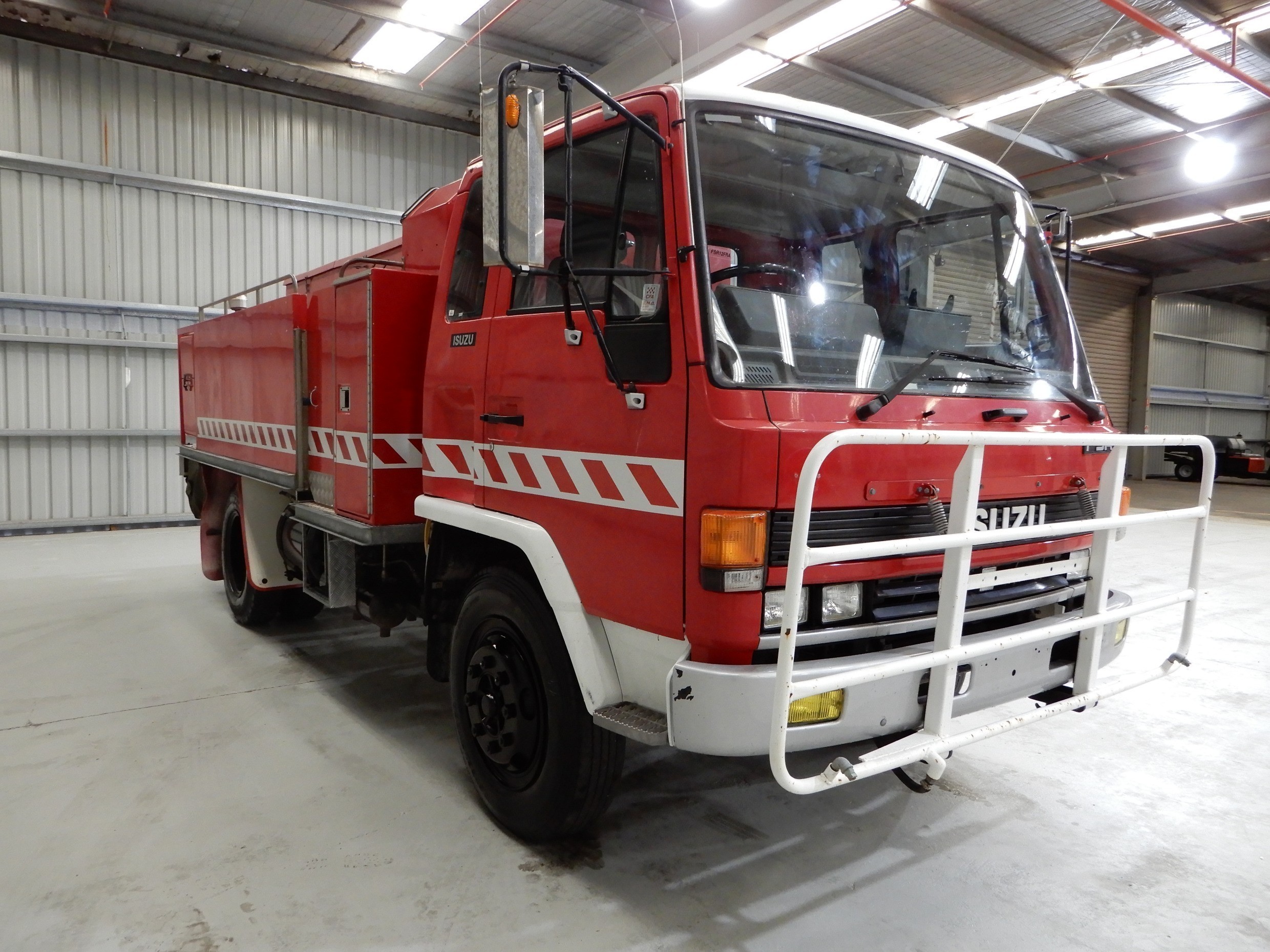 1989 ISUZU FSR MANUAL FIRE TRUCK