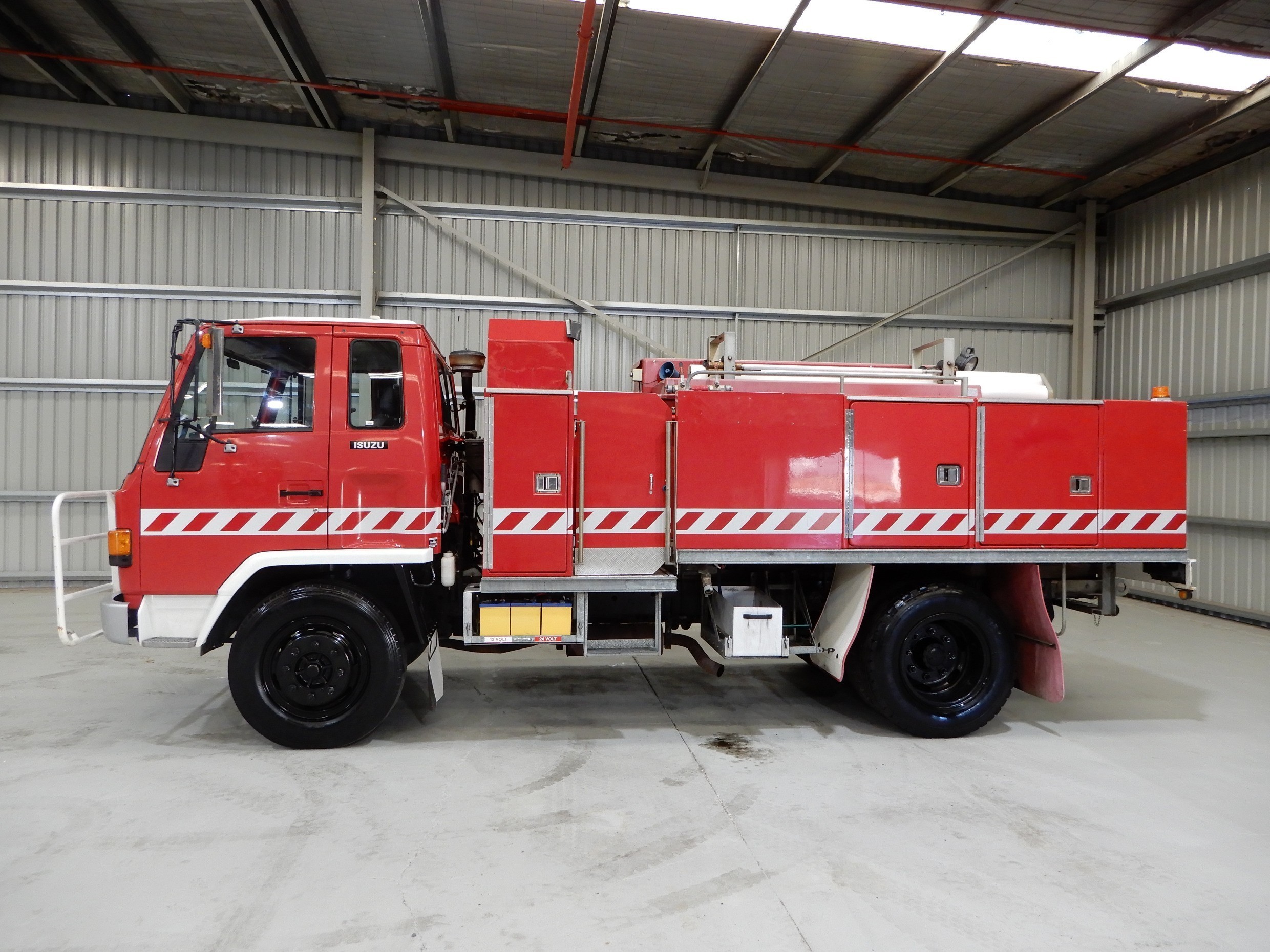 1989 ISUZU FSR MANUAL FIRE TRUCK