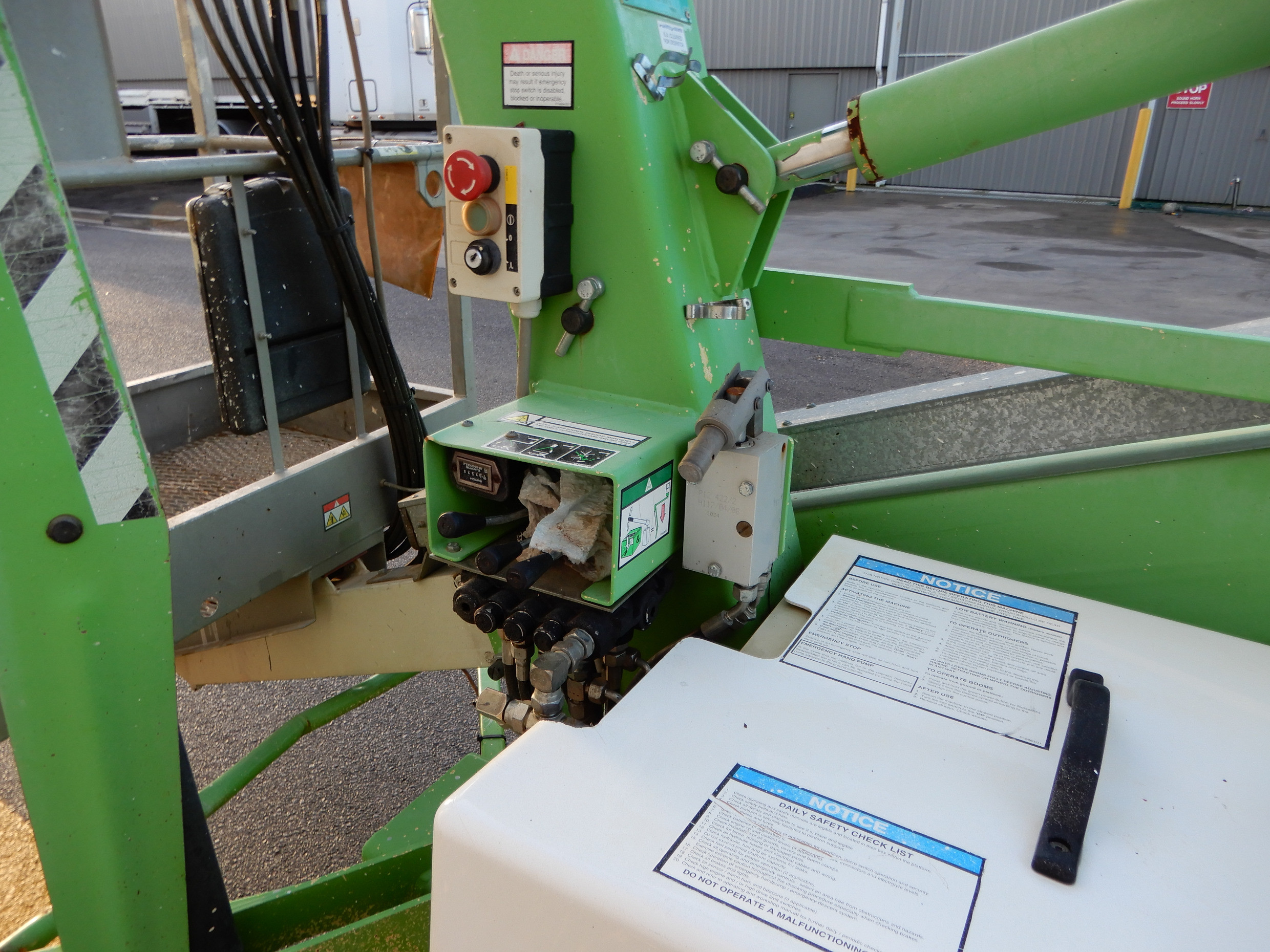 2008 NIFTY 120TPE BOOM LIFT