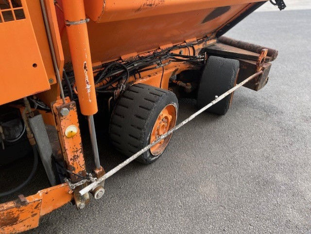 DYNAPAC F121-6W ASPHALT PAVER