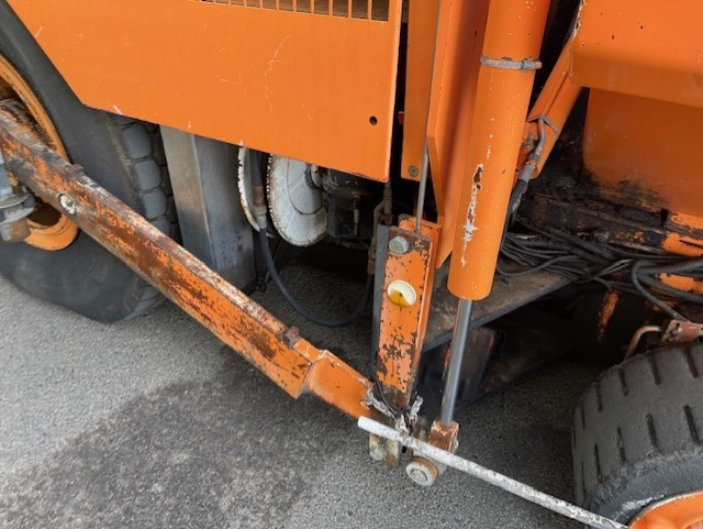 DYNAPAC F121-6W ASPHALT PAVER