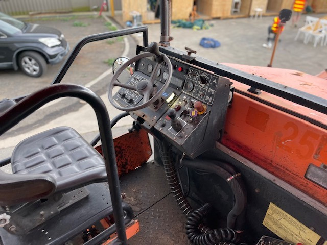 DYNAPAC F121-6W ASPHALT PAVER