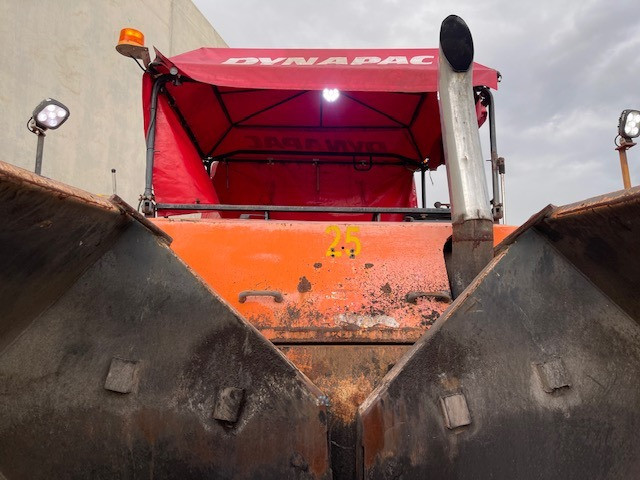 DYNAPAC F121-6W ASPHALT PAVER