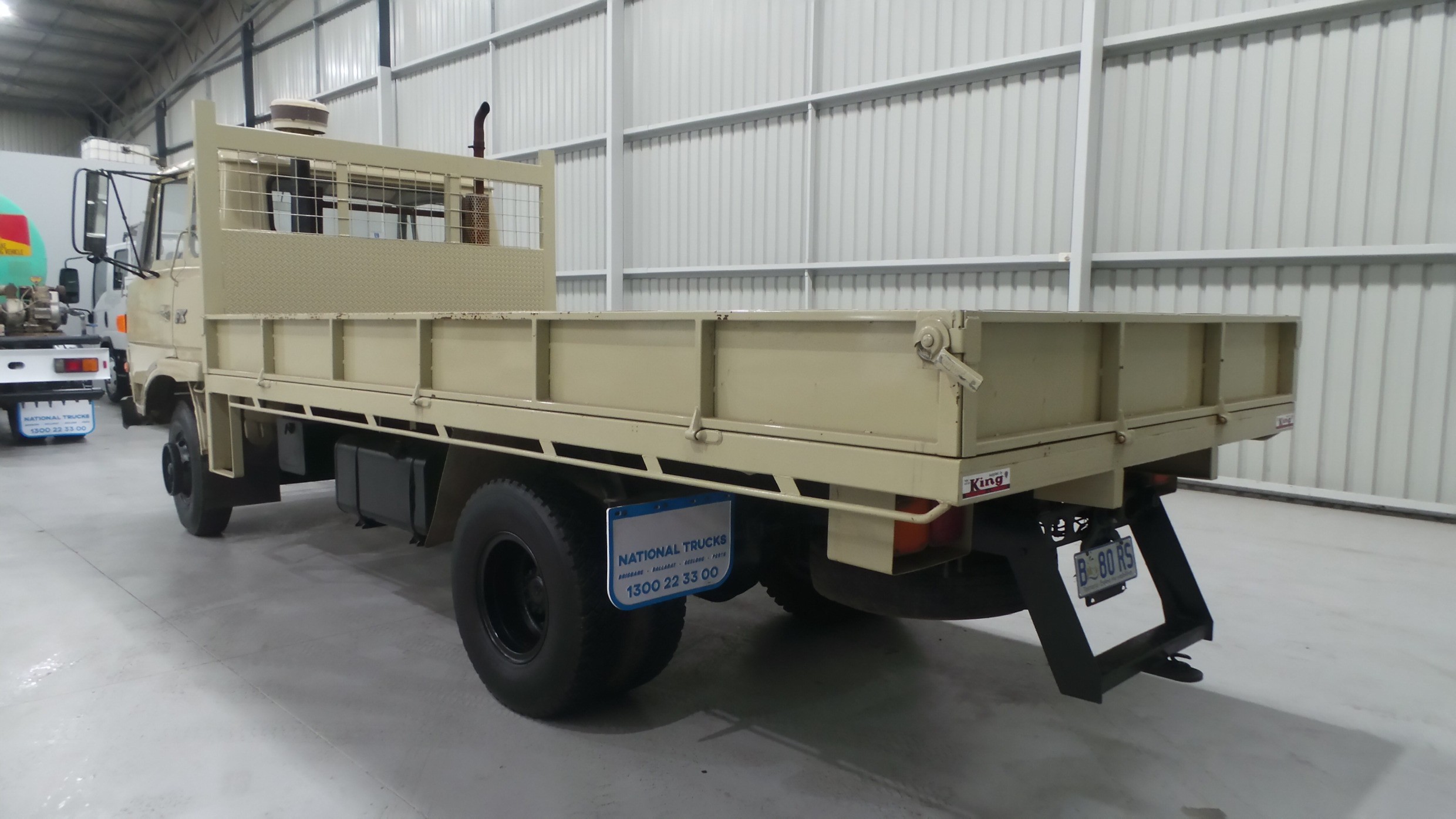 1980 MITSUBISHI FK STOCK/CATTLE CRATE TRUCK