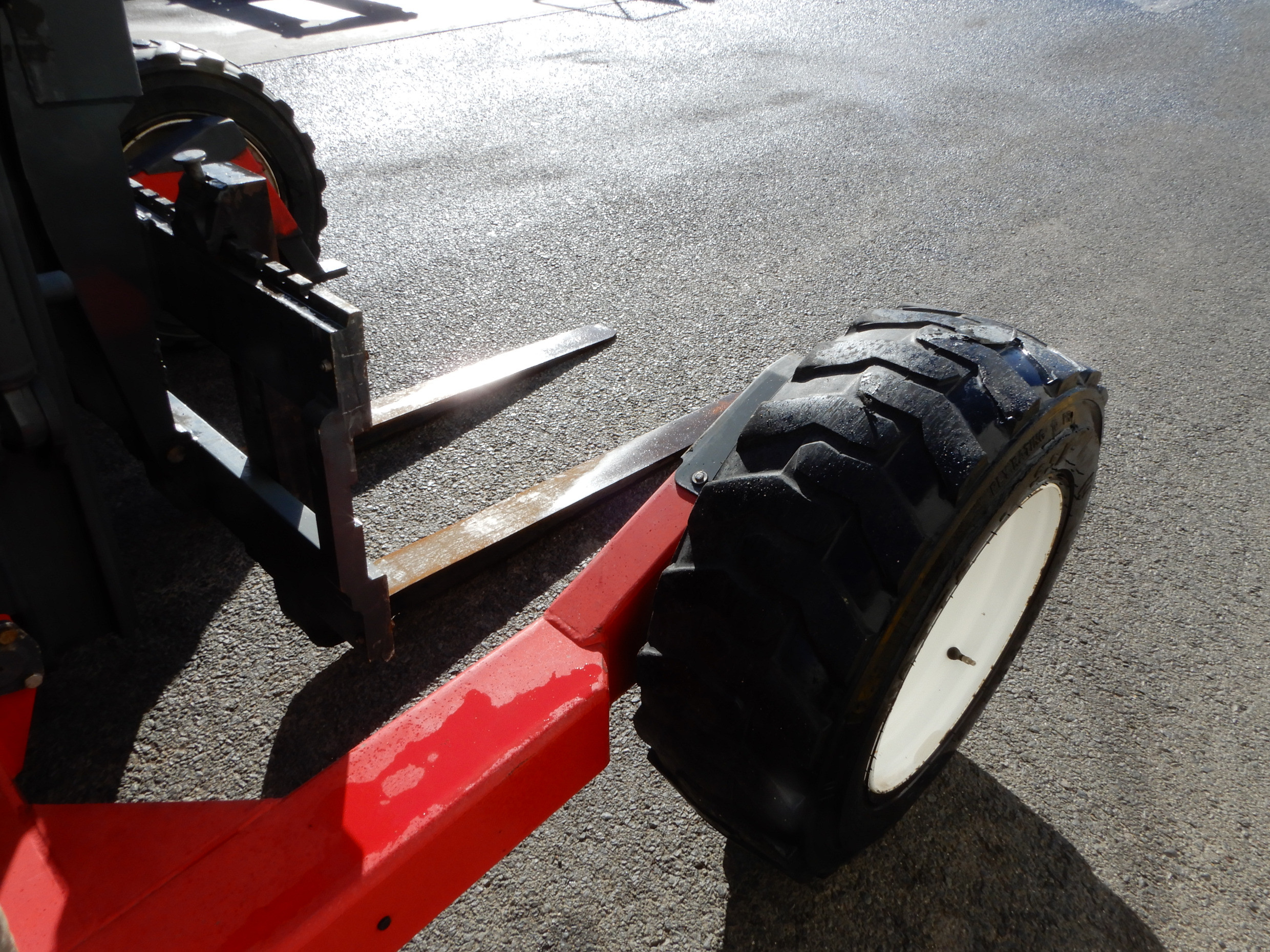 2009 MOFFETT M4 25.3 REACH FORKLIFT