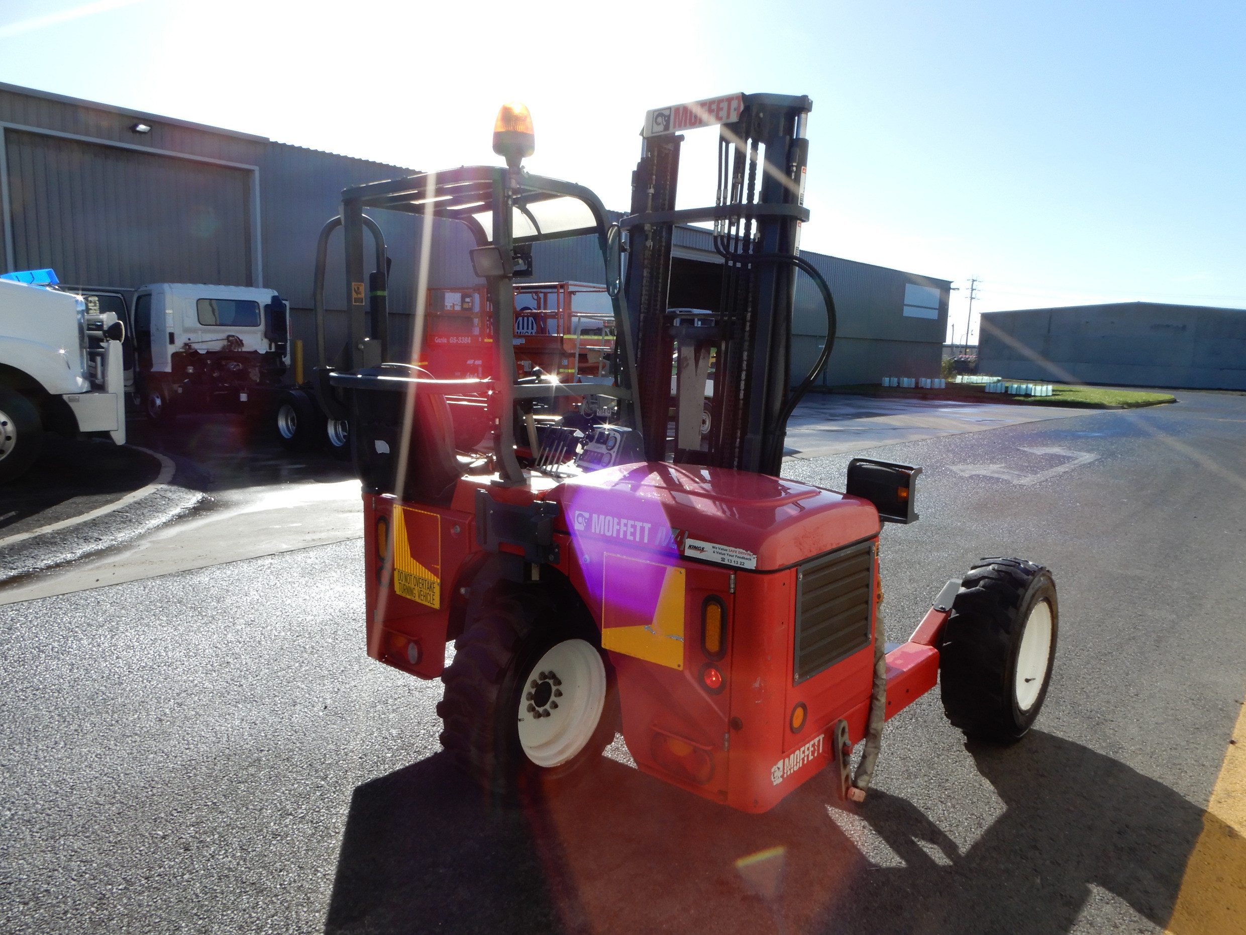 2009 MOFFETT M4 25.3 REACH FORKLIFT