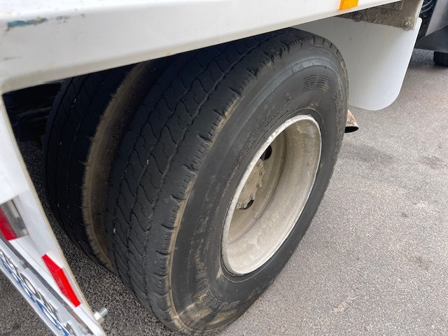 2010 NISSAN UD CONCRETE AGITATOR TRUCK