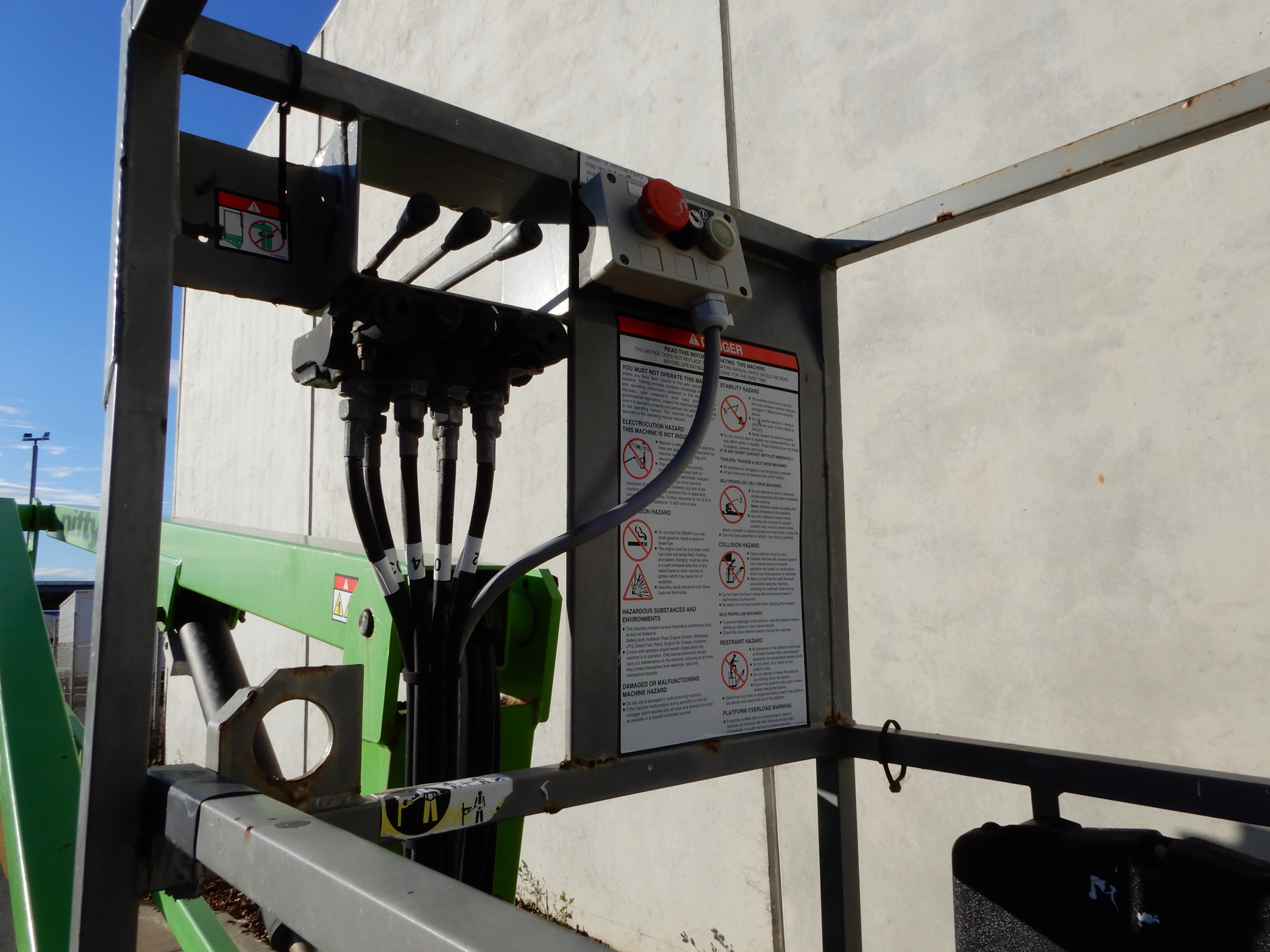 2010 NIFTY LIFT 90 HYD PLATFORM