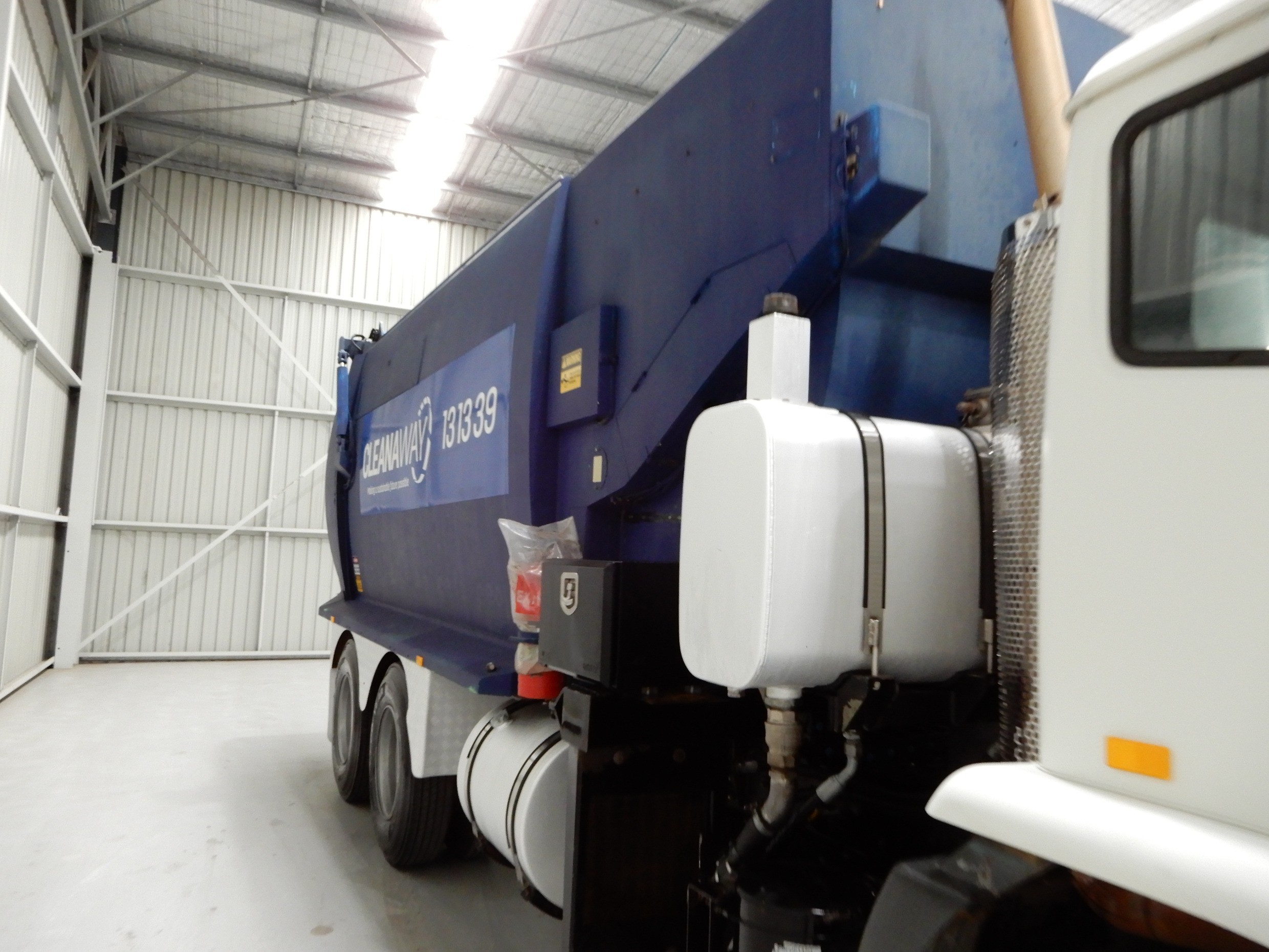 2006 IVECO ACCO 2350G 6x4 GARBAGE TRUCK