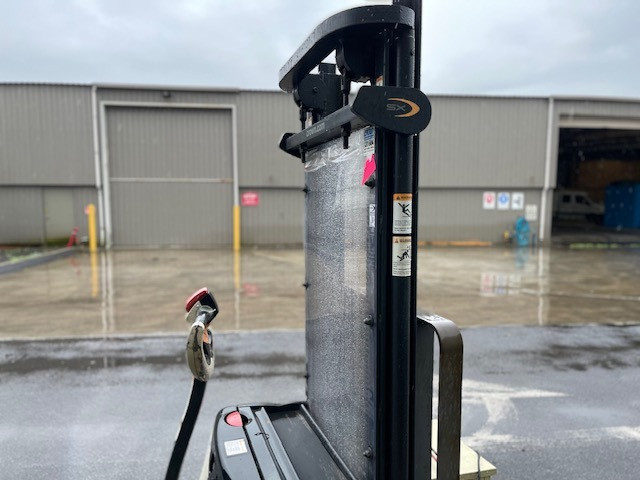 CROWN AFM356 WALK BEHIND FORKLIFT