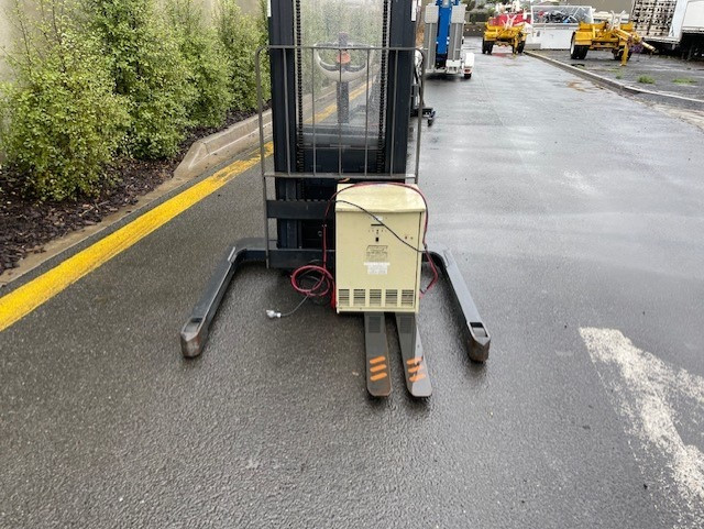 CROWN AFM356 WALK BEHIND FORKLIFT