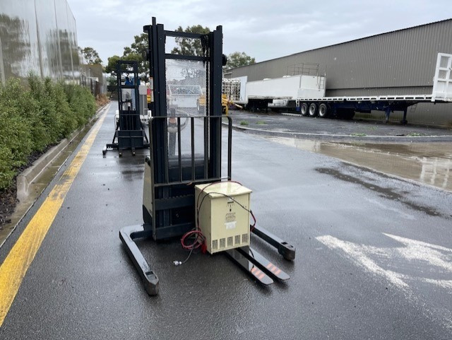 CROWN AFM356 WALK BEHIND FORKLIFT