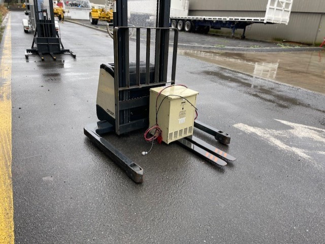CROWN AFM356 WALK BEHIND FORKLIFT