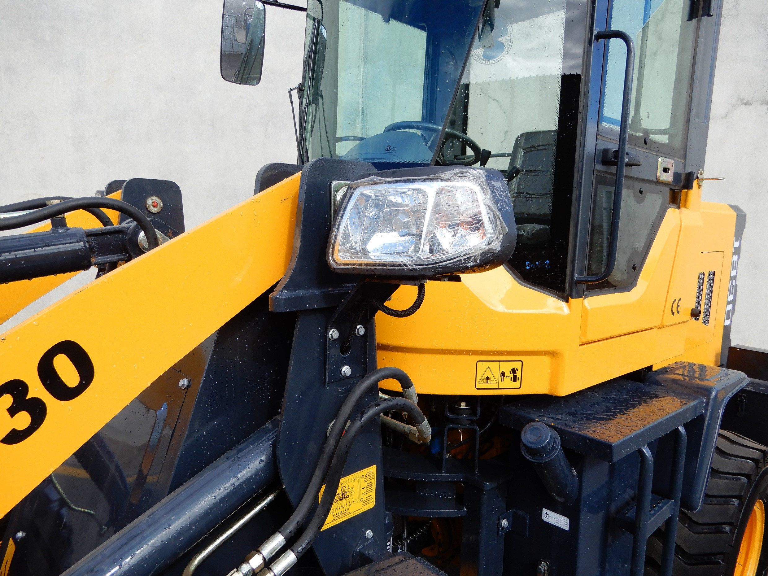 2019 ATTACK 1830 LOADER