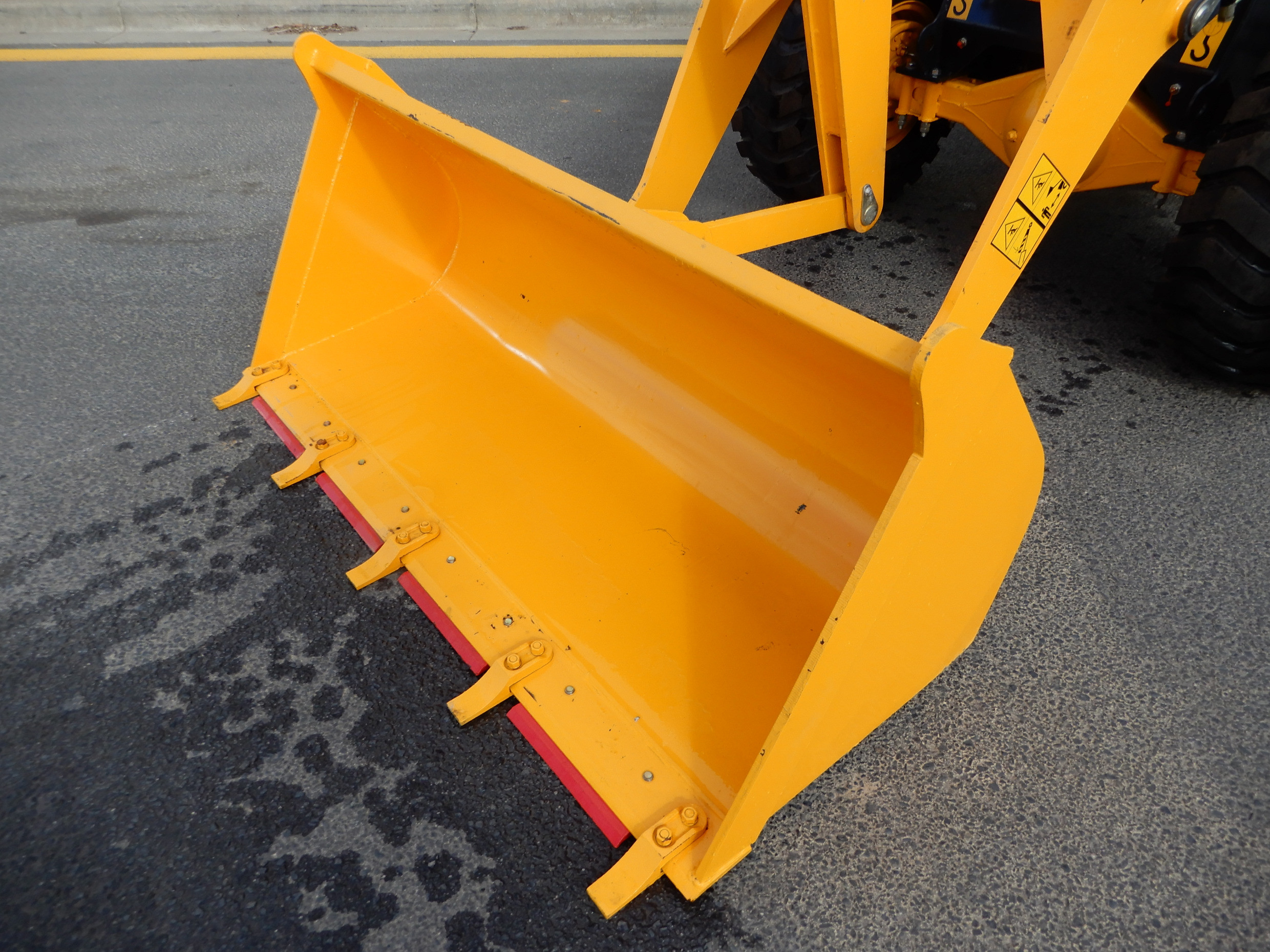 2019 ATTACK 1830 LOADER