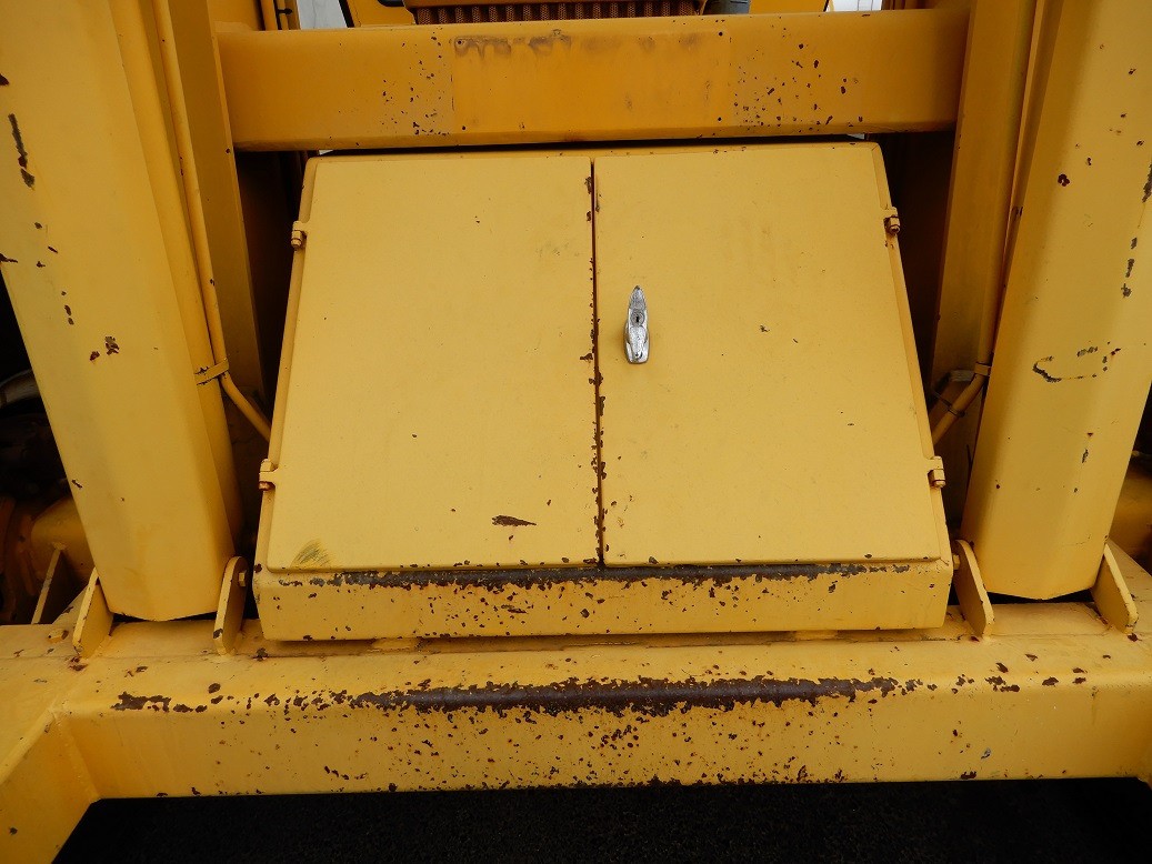1986 LINMAC BHB MOUNTED CRANE TRUCK