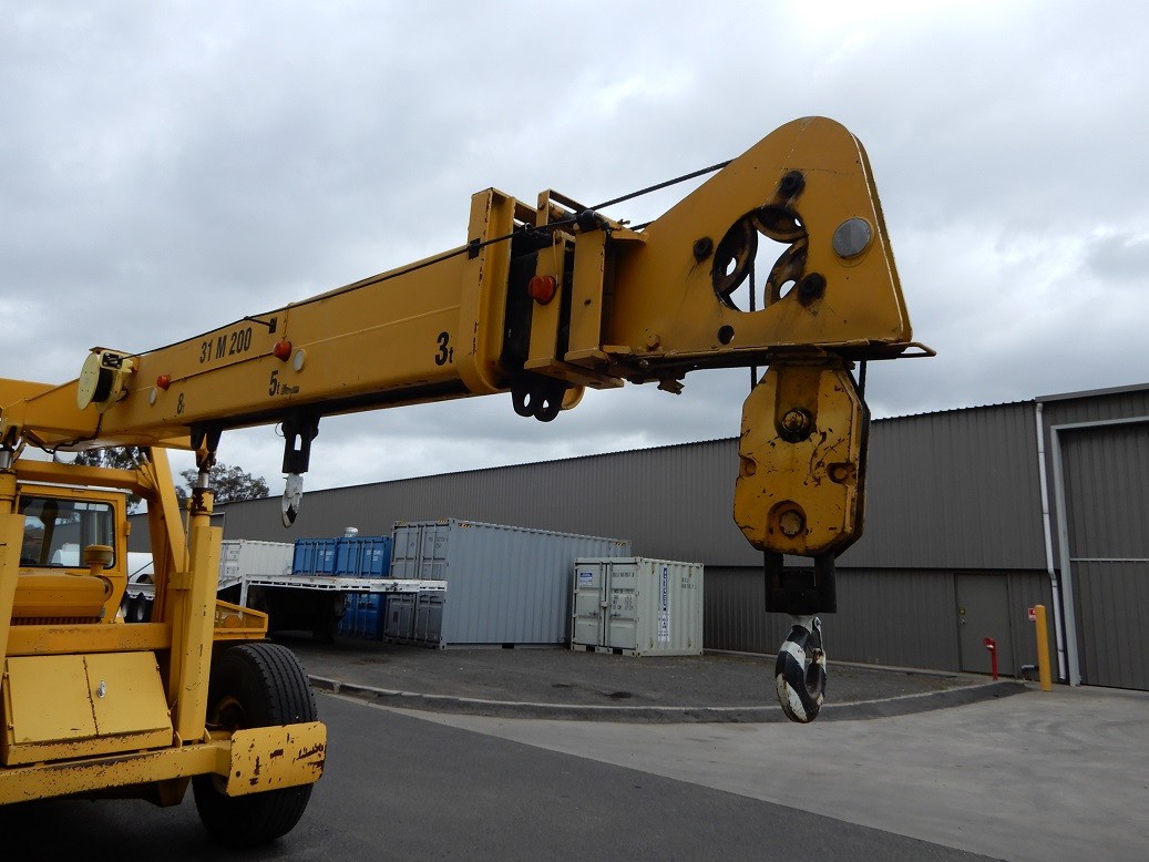 1986 LINMAC BHB MOUNTED CRANE TRUCK