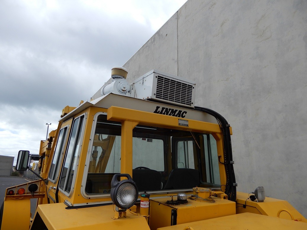 1986 LINMAC BHB MOUNTED CRANE TRUCK