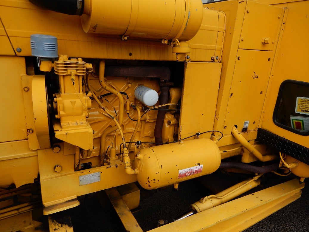 1986 LINMAC BHB MOUNTED CRANE TRUCK