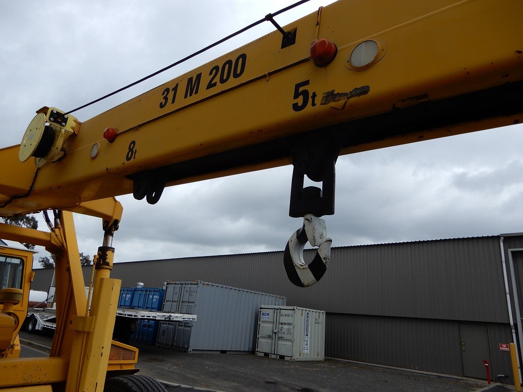 1986 LINMAC BHB MOUNTED CRANE TRUCK