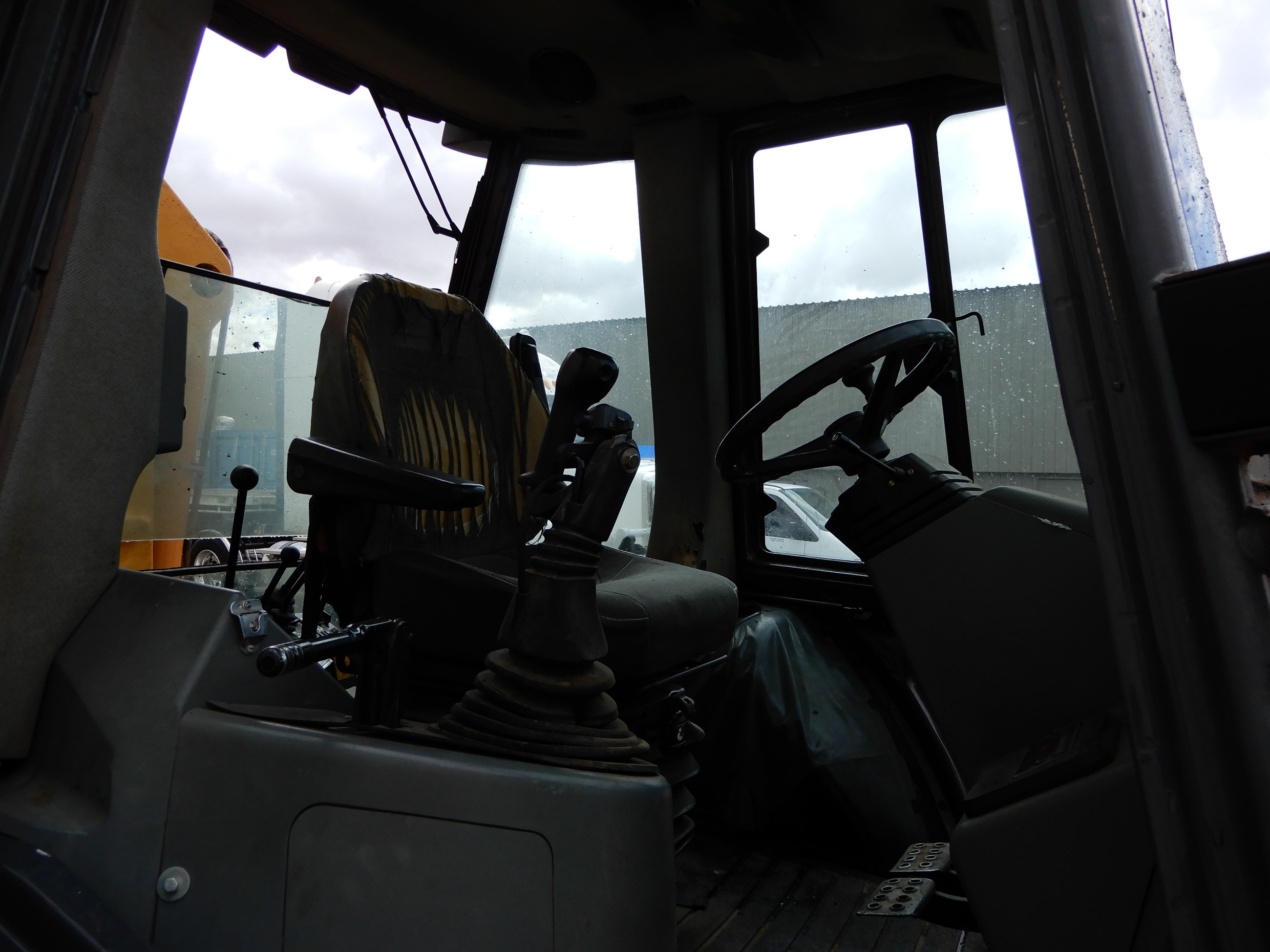 2001 CASE 580L BACKHOE LOADER