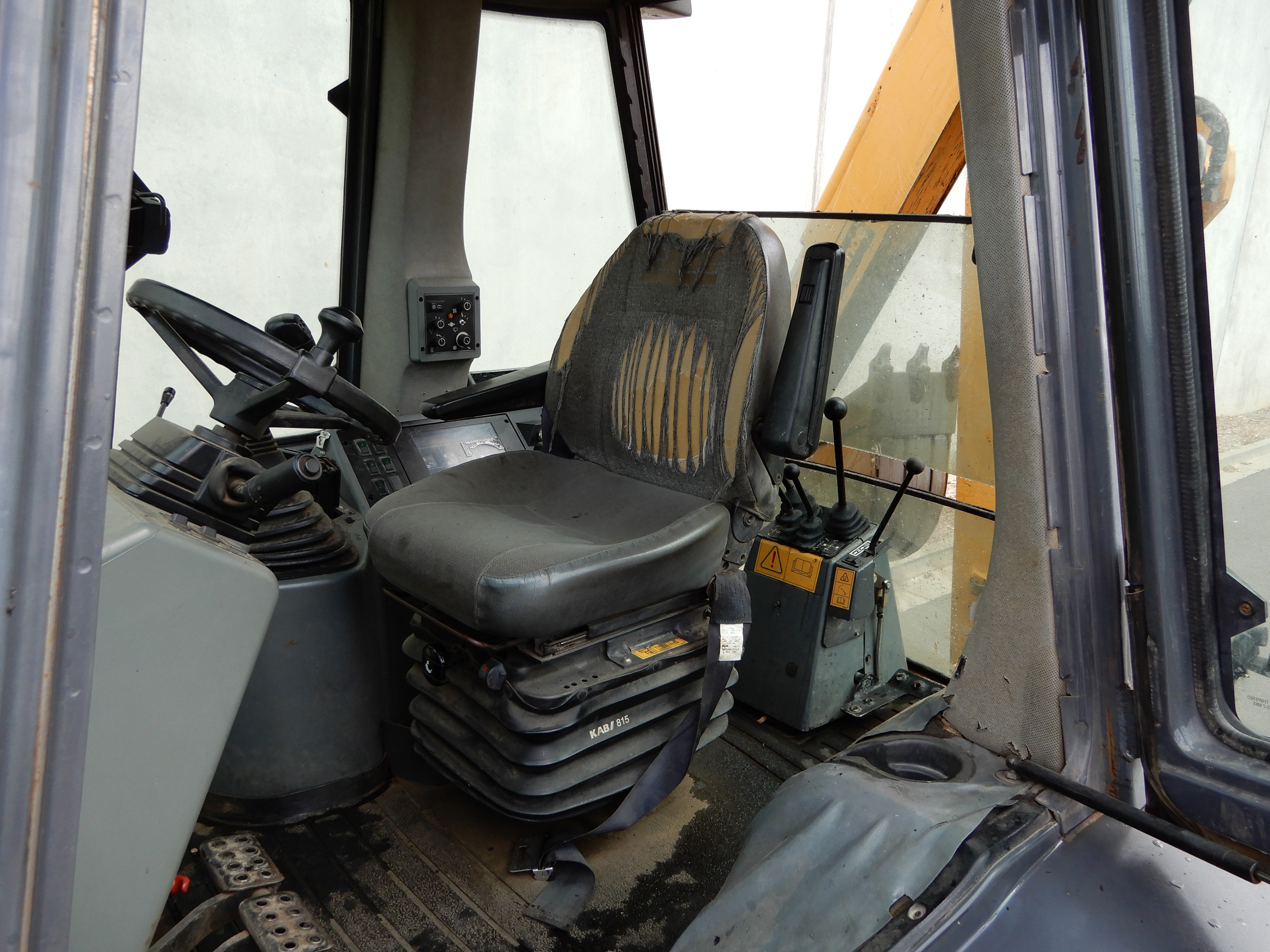 2001 CASE 580L BACKHOE LOADER
